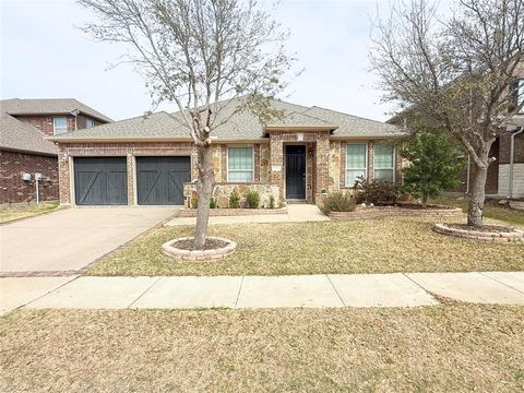 Photo of 1236 Ponca Street, Carrollton, TX 75010 (MLS # 21192874)