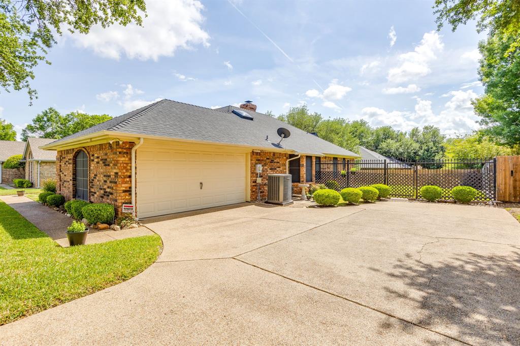 841 Sierra Vista Drive