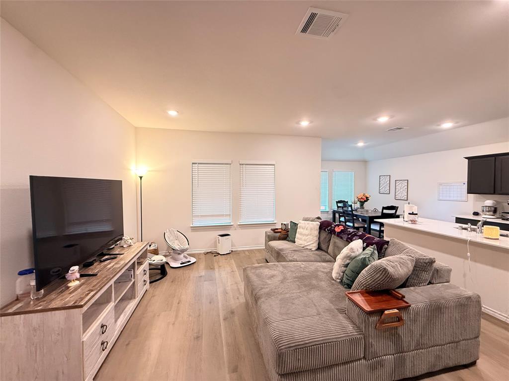 2332 Burleson Road