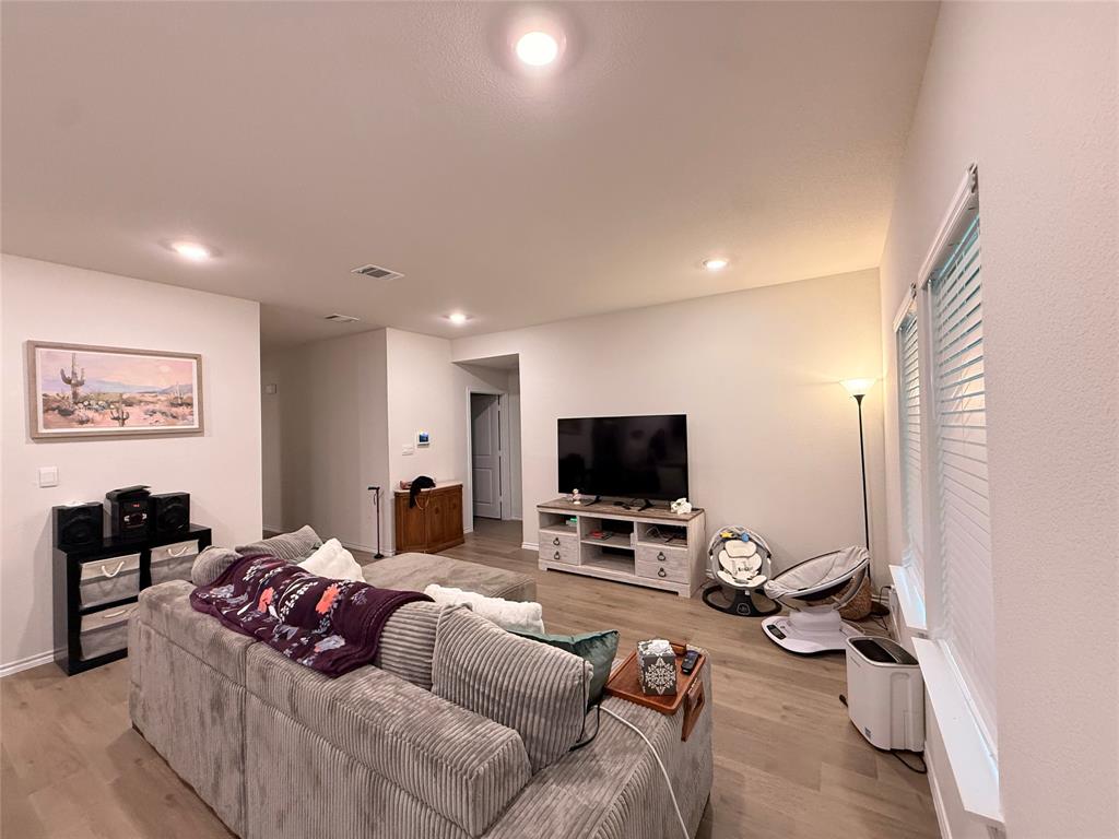 2332 Burleson Road