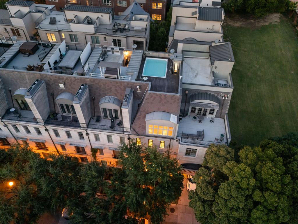 Lexington State Thomas - Residential