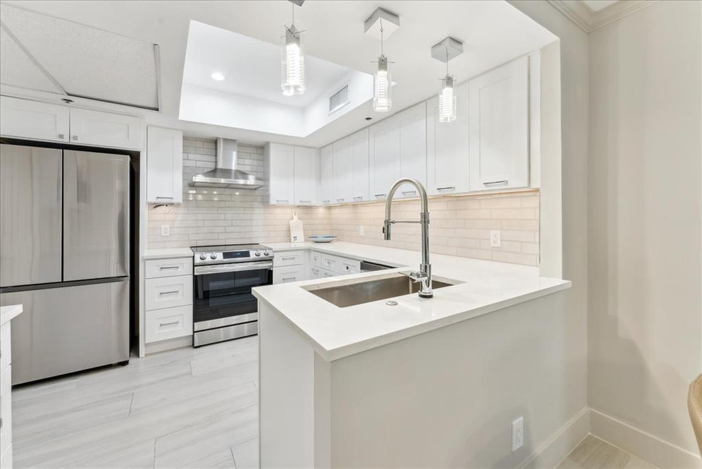 5909 Luther Lane 1002