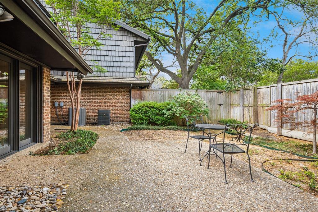 Hillcrest Villa Condo - Residential