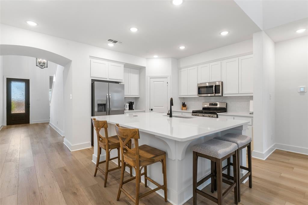 3920 Aqua Lane