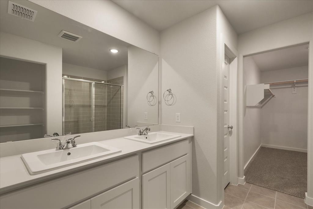 EASTRIDGE PHASE 3 - Residential Lease