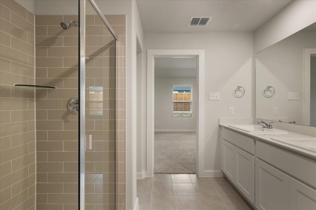 EASTRIDGE PHASE 3 - Residential Lease