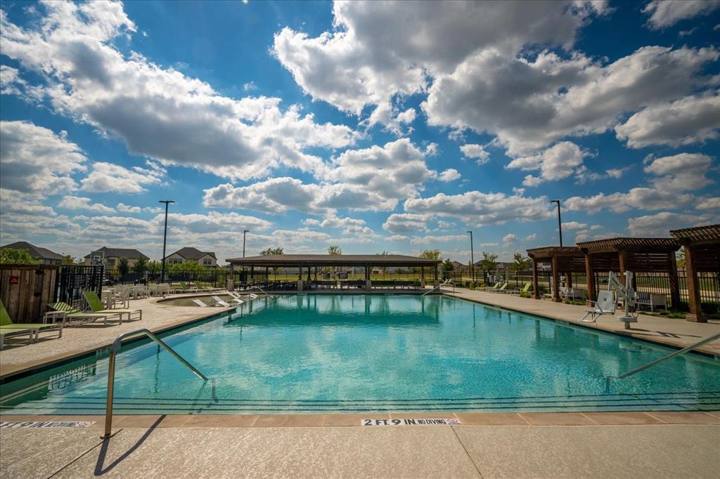 EASTRIDGE PHASE 3 - Residential Lease