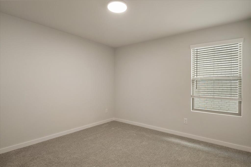 EASTRIDGE PHASE 3 - Residential Lease