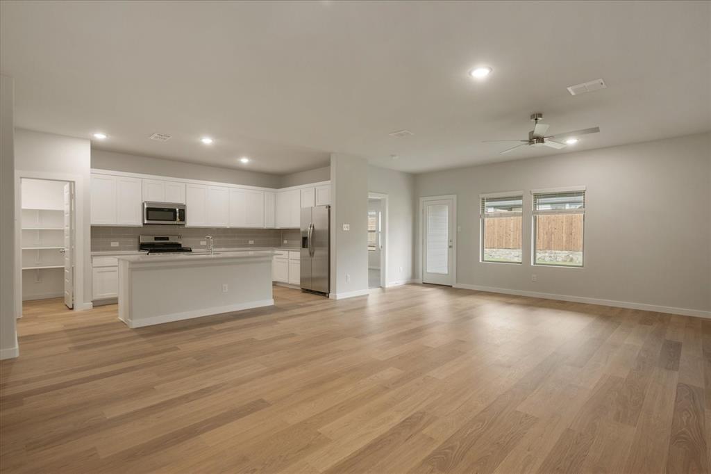 EASTRIDGE PHASE 3 - Residential Lease