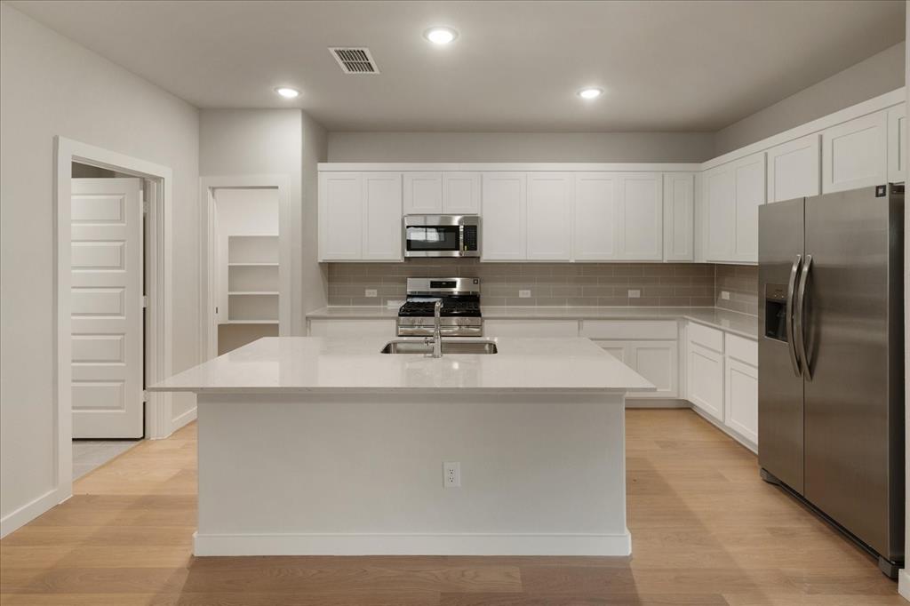 EASTRIDGE PHASE 3 - Residential Lease