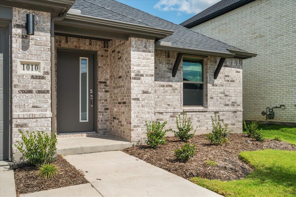 EASTRIDGE PHASE 3 - Residential Lease