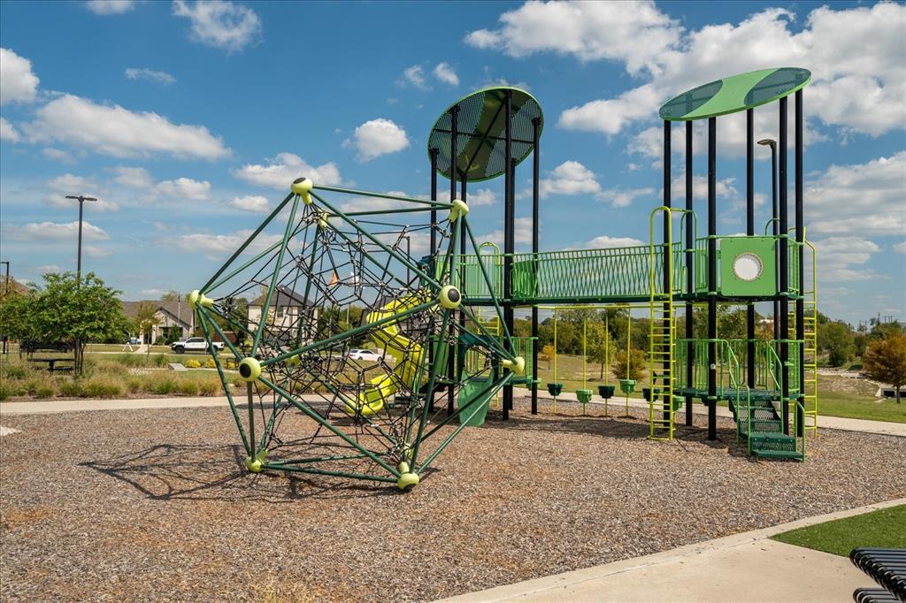 EASTRIDGE PHASE 3 - Residential Lease