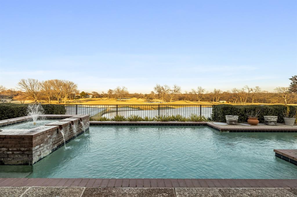 Kings Court Of Willow Bend - Residential