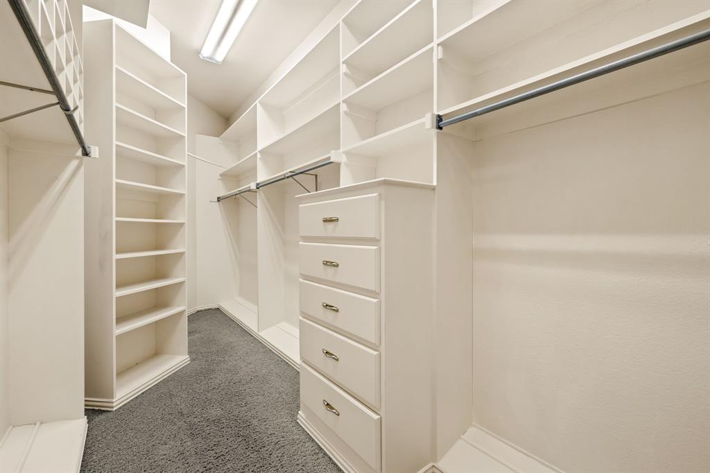 Kings Court Of Willow Bend - Residential