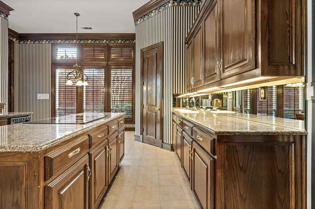 Kings Court Of Willow Bend - Residential