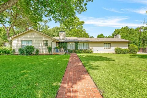 1222 Kentucky Graham TX 76450