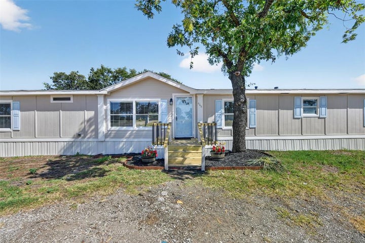 Photo 1 of 25 — 449 Big Salty Drive, Springtown, TX 76082