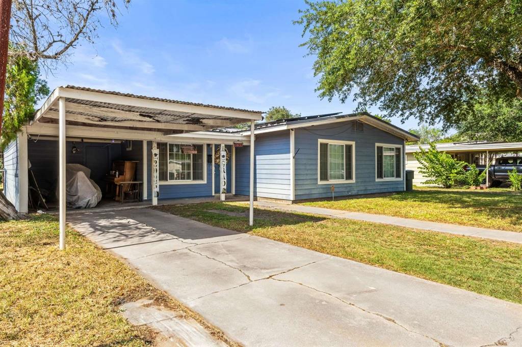 1011 Kleberg Street