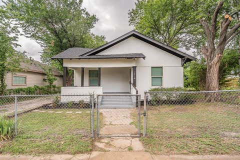Photo of 1416 E Myrtle Street, Fort Worth, TX 76104 (MLS # 21311192)