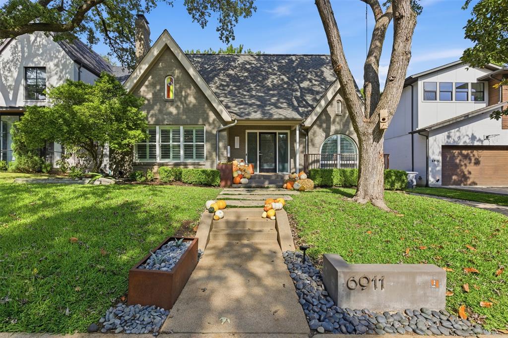 6911 Pasadena Avenue