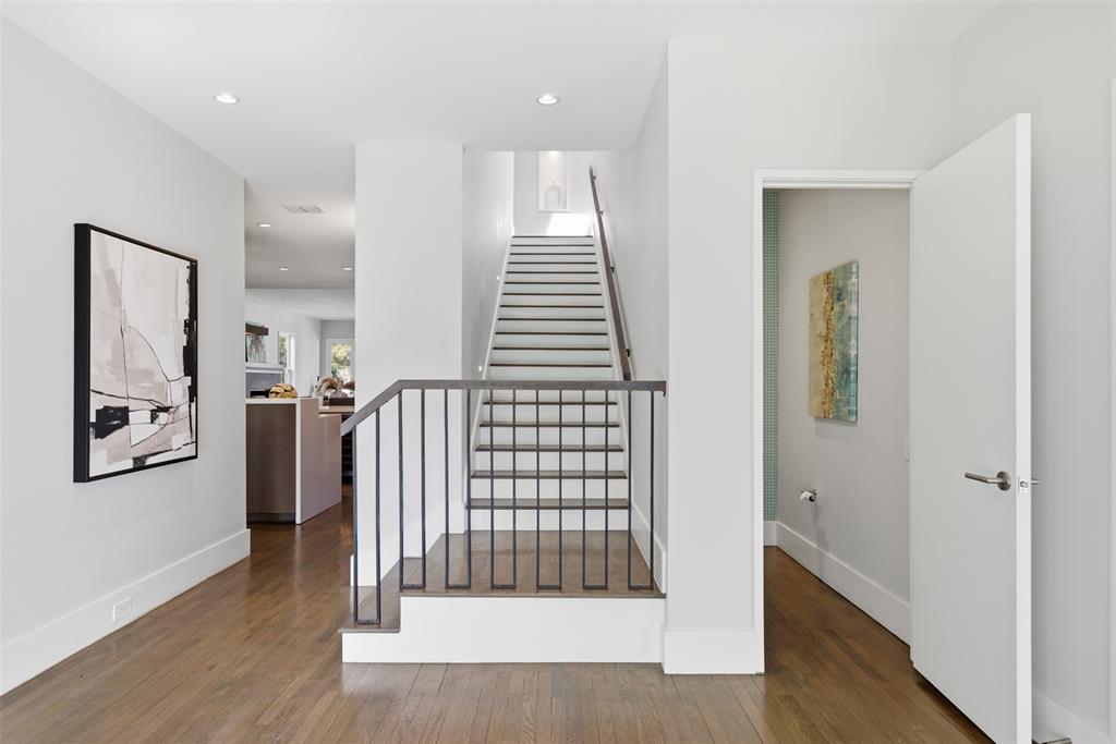 6911 Pasadena Avenue