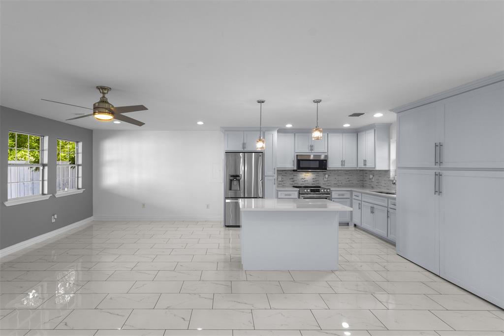 806 Longbeach Drive