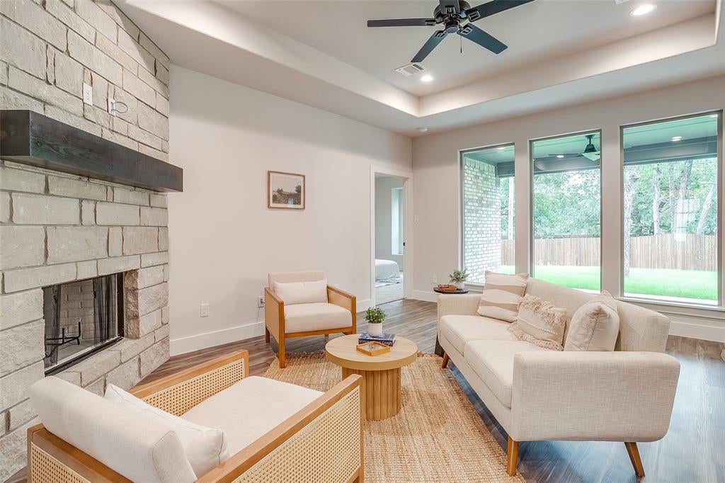 Photo of 3221 NW 25th Street, Fort Worth, TX 76106 (MLS # 21375013)