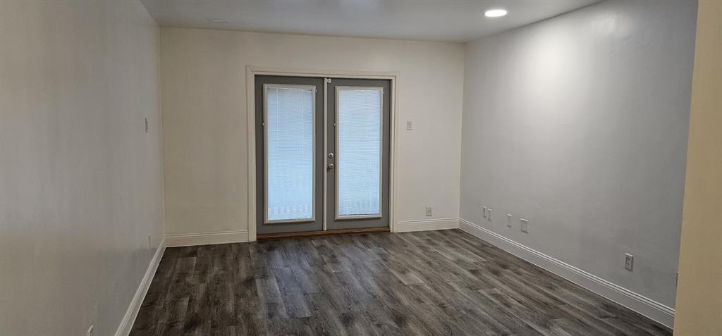 River Oaks Condos - Residential Lease