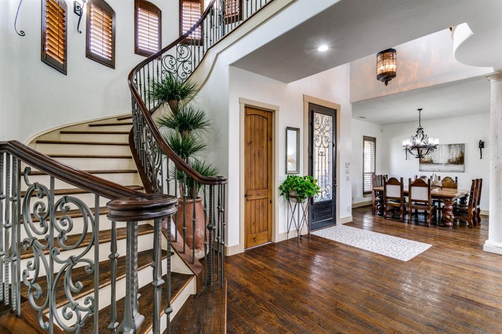 2606 Queen Elizabeth Boulevard