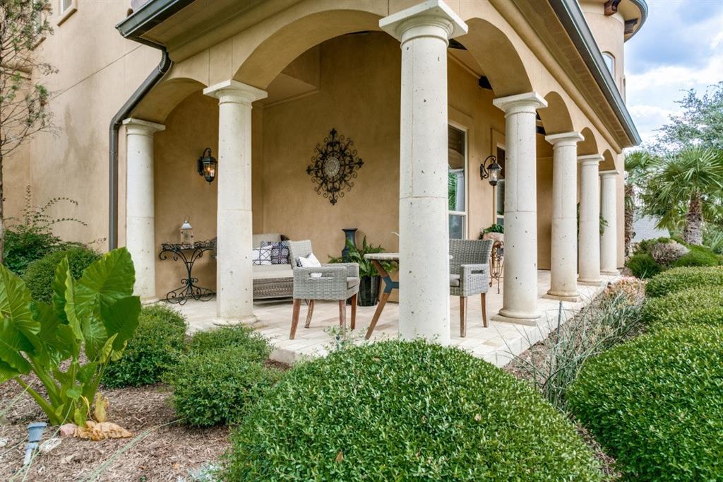 2606 Queen Elizabeth Boulevard