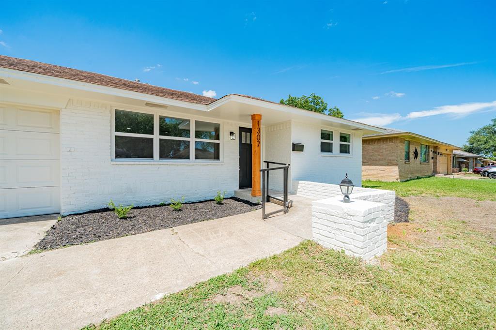 1307 Serenade Lane