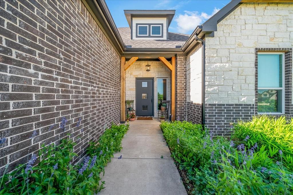 184 Lakeview Circle