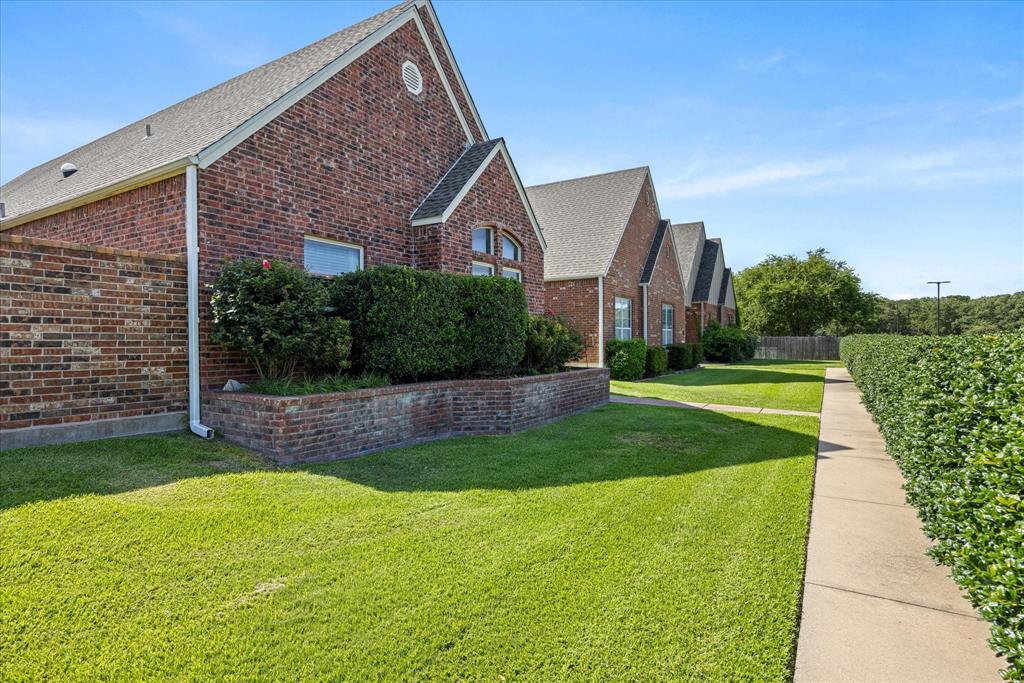 915 Austin Court