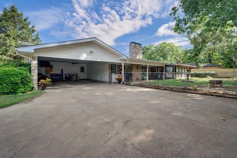 A home in Corsicana