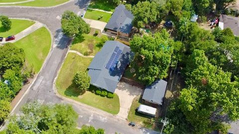 A home in Corsicana