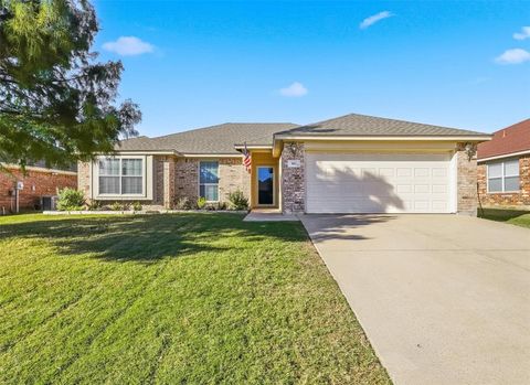 901 Sycamore Street Burleson TX 76028