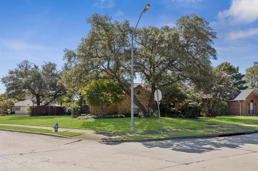 3718 Thornhill Way