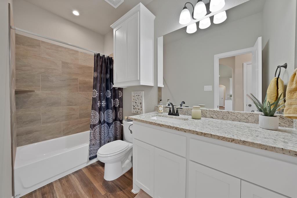 Cloverleaf - Residential