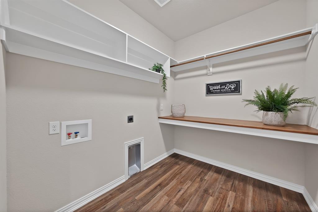 Cloverleaf - Residential