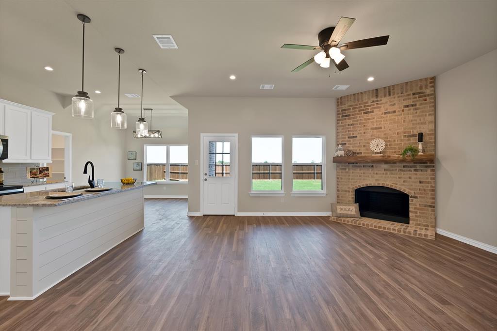 Cloverleaf - Residential