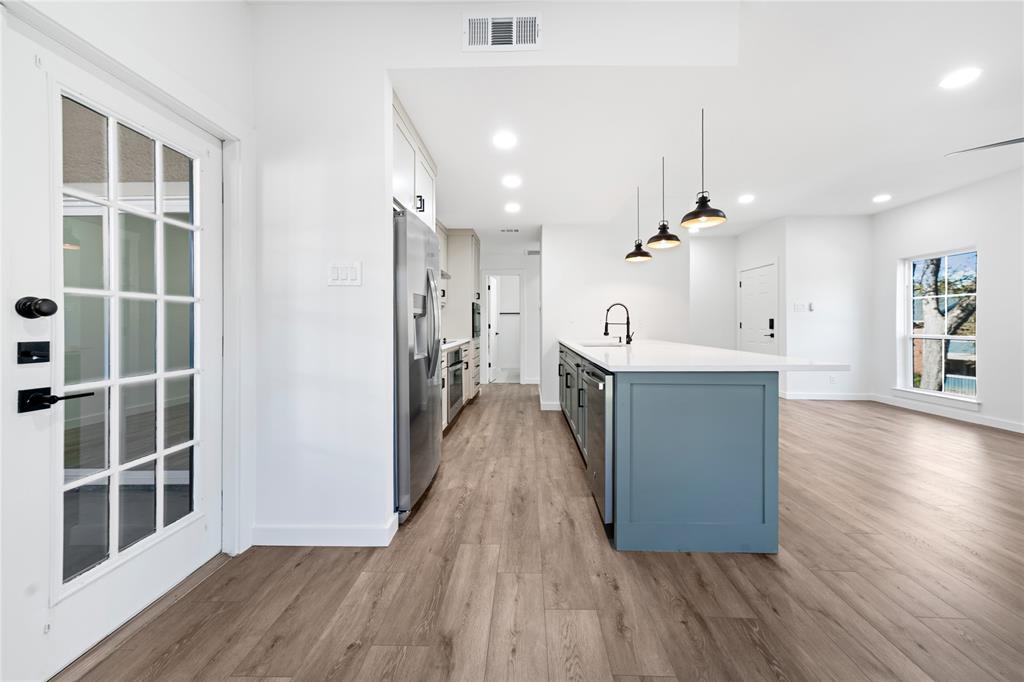 Woods On Park Lane Condos - Residential