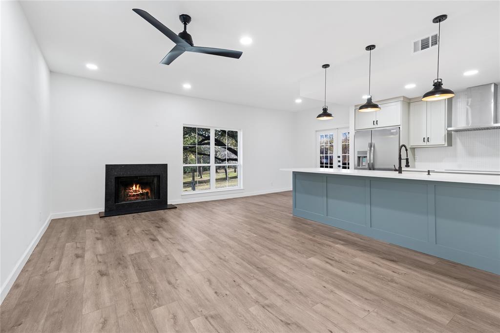 Woods On Park Lane Condos - Residential