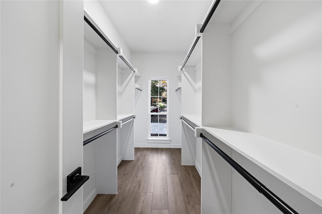 Woods On Park Lane Condos - Residential