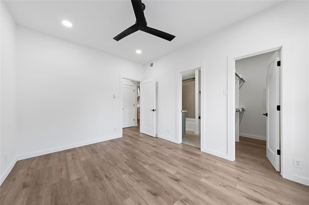 Woods On Park Lane Condos - Residential