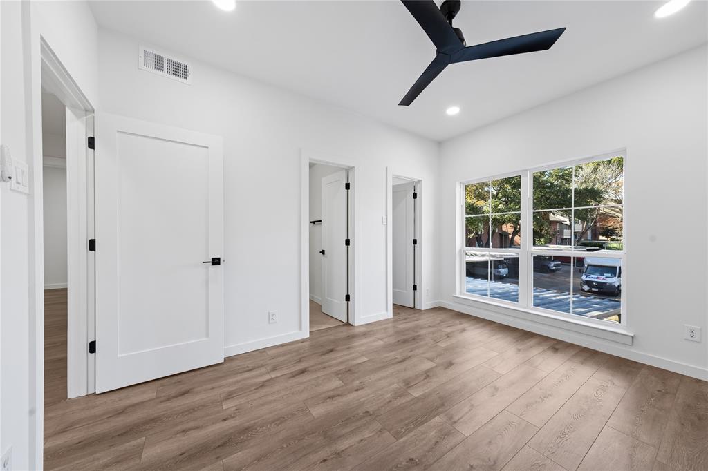 Woods On Park Lane Condos - Residential