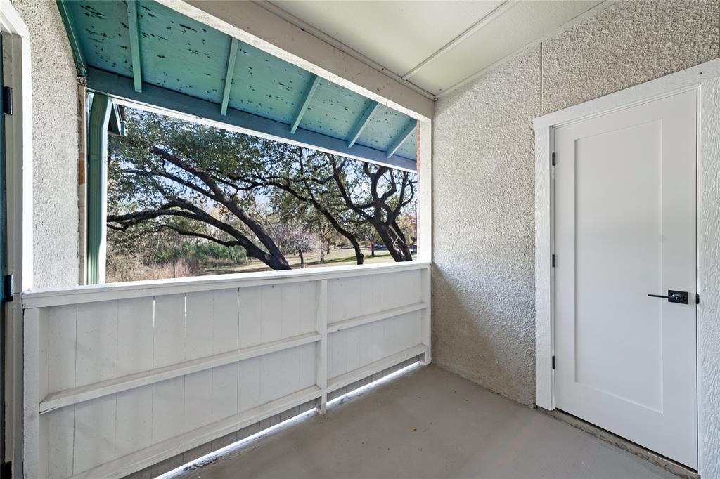 Woods On Park Lane Condos - Residential