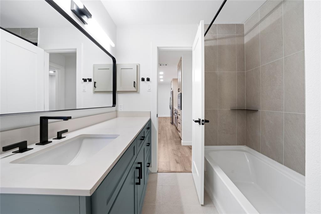 Woods On Park Lane Condos - Residential