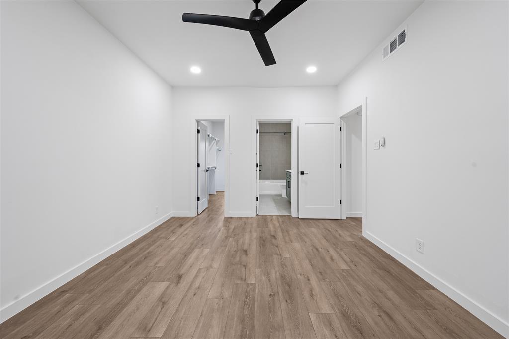 Woods On Park Lane Condos - Residential