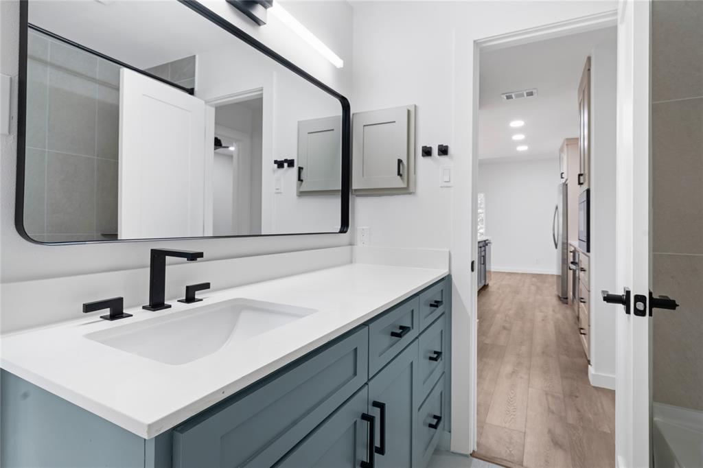 Woods On Park Lane Condos - Residential