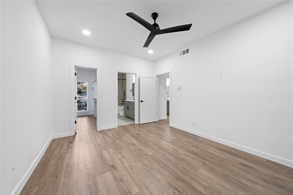 Woods On Park Lane Condos - Residential